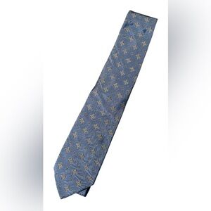 NWT BROOKS BROTHERS Light Blue and Silver Fleur Medallion 3" Wide Tie